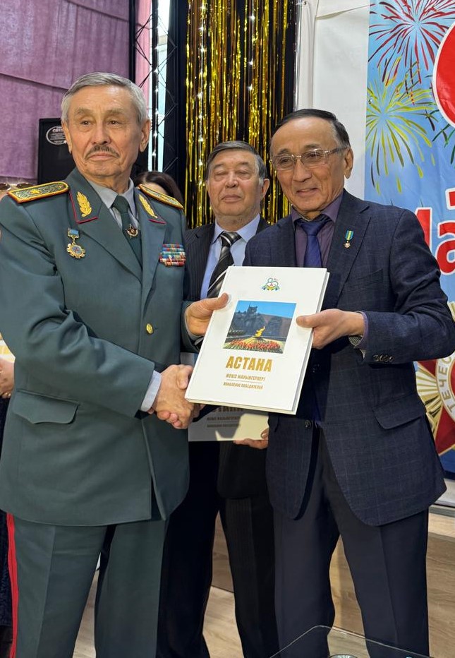 генерал мырза.jpg