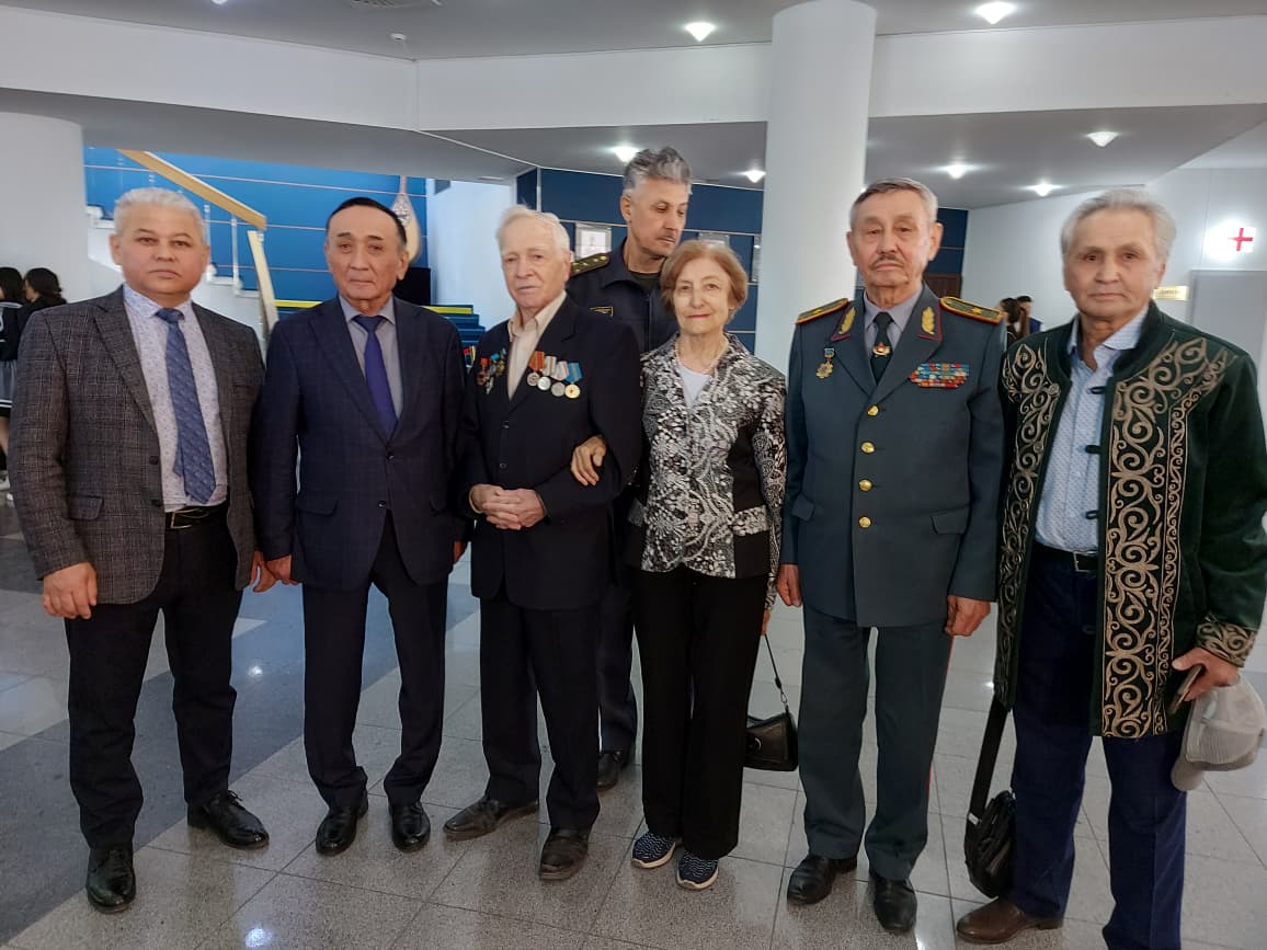 қонақтар.jfif